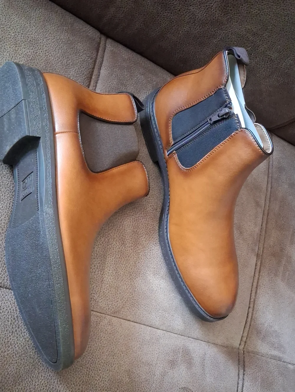 Madden NYC Men's Ettan Chelsea Boot Cognac Size 11 1/2